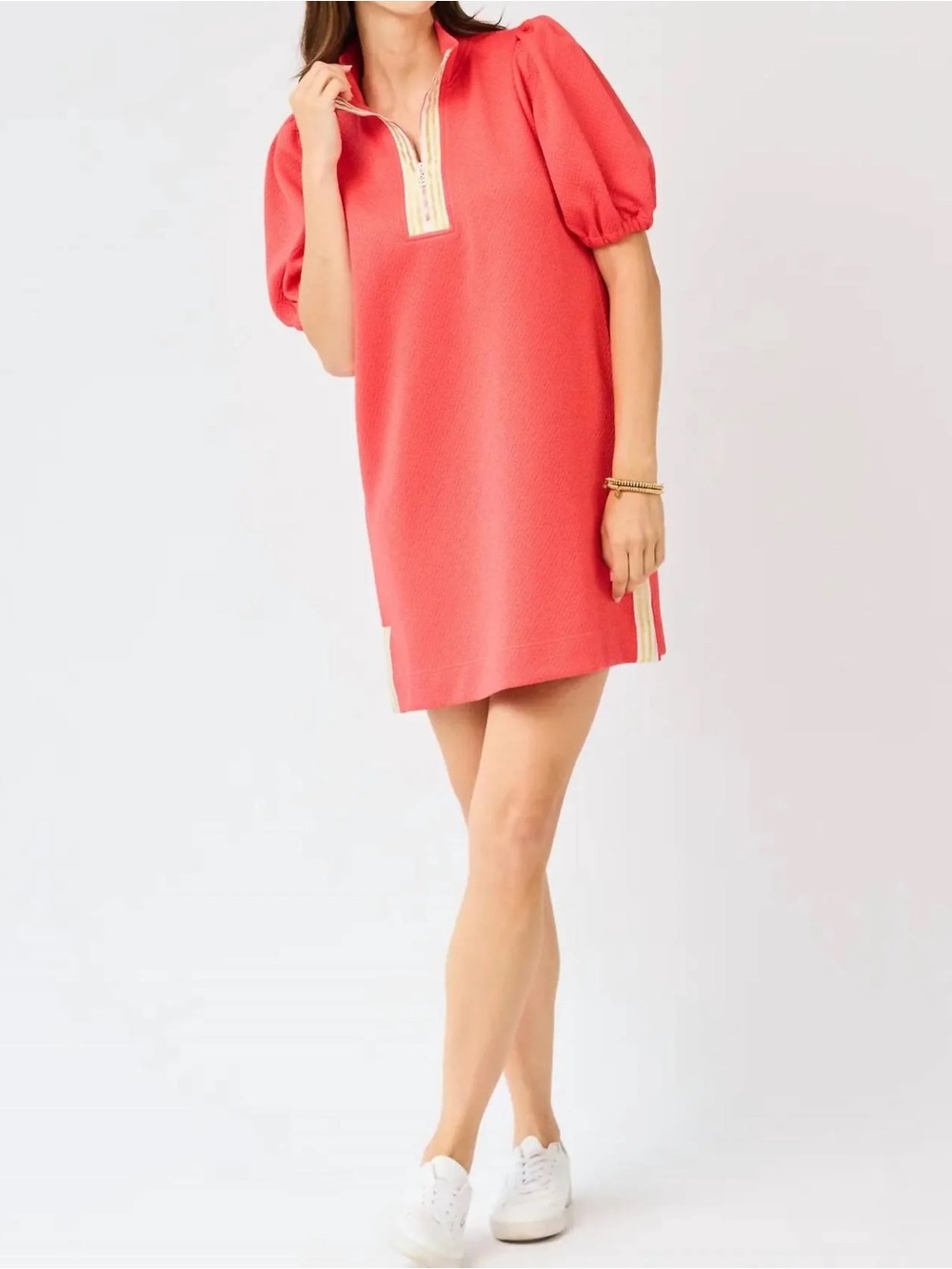 Mary Square Andie Dress
Coral Puff-Sleeve Shift Dress - Women